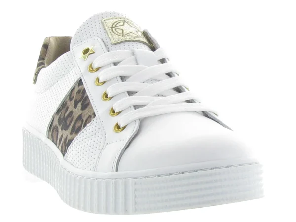 Réductions Bullboxer Baskets Et Sneakers Aib006 Blanc 4